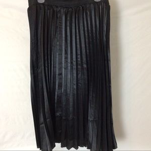 Pleated skirt